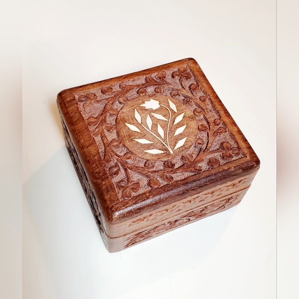 Vintage Handcarved Solid Wood Inlaid Hinged Jewelry Trinket Box Made in India